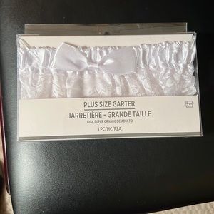 Plus size Garter 1 Pc. For bride white nwot
